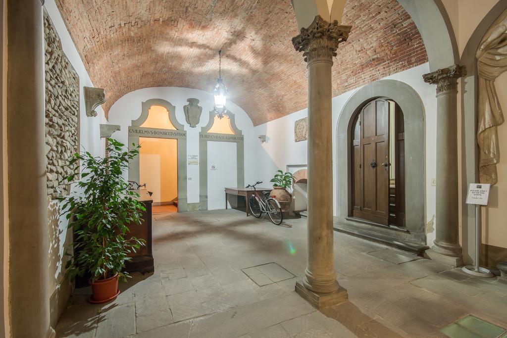 Lungarno Ponte Vecchio Apartment Флоренция Стая снимка